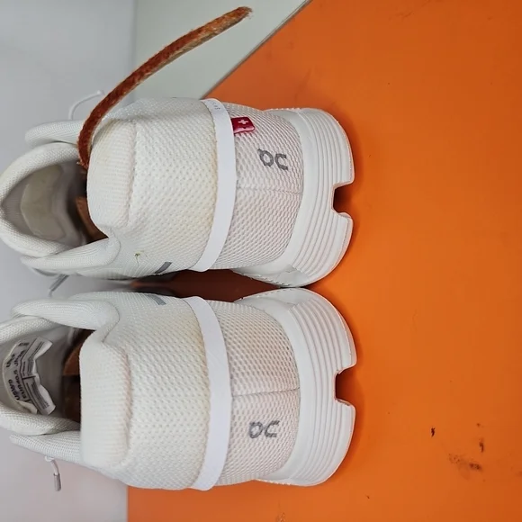 On Running Kids White Athletic Shoes Women's Size 9
